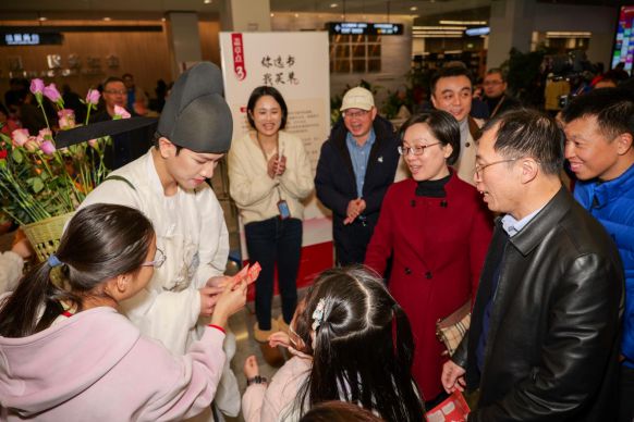 建省图书馆2025年元旦奇妙夜点亮榕城文化灯盏九游会网址是多少沉浸式体验“福地福茶福味”！福(图3)