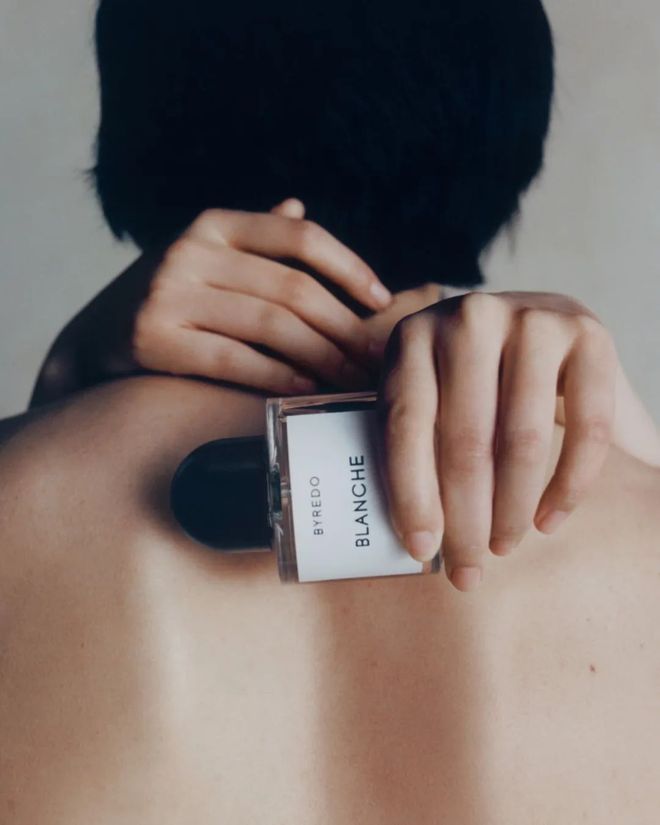 灵和IU的绽放满足了少女的全部幻想j9国际站登录本周时髦大事｜陈都(图15)