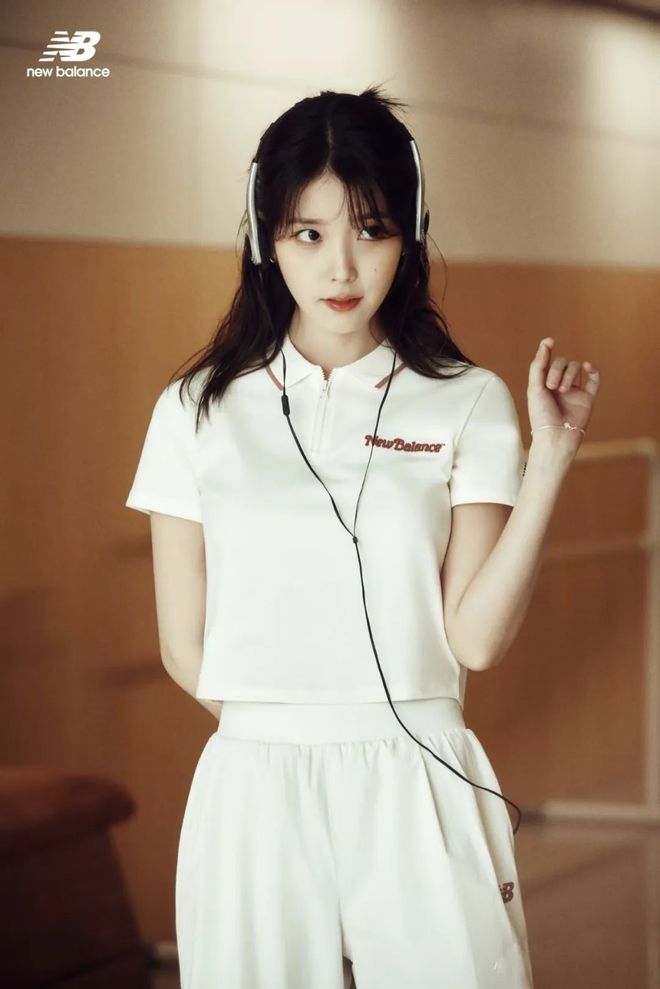 灵和IU的绽放满足了少女的全部幻想j9国际站登录本周时髦大事|陈都(图29) 灵和IU的绽放满足了少女的全部幻想j9国际站登录本周时髦大事|陈都(图29)