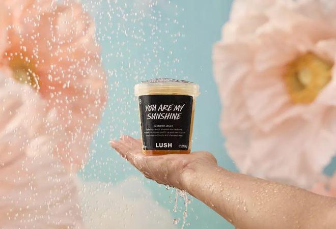 灵和IU的绽放满足了少女的全部幻想j9国际站登录本周时髦大事|陈都(图34) 灵和IU的绽放满足了少女的全部幻想j9国际站登录本周时髦大事|陈都(图34)